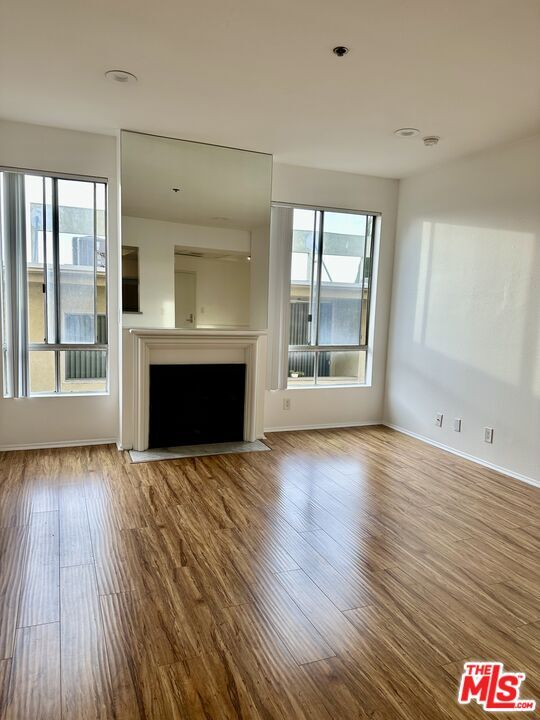 Building Photo - 8614 Burton Wy