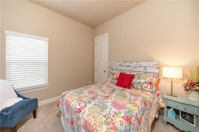 Building Photo - 4120 Vinalopo Dr