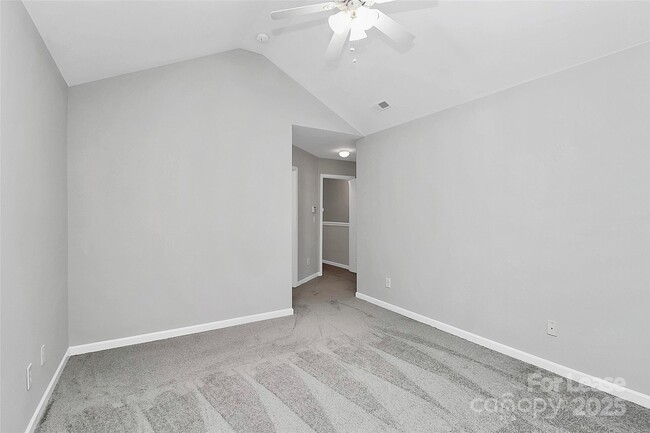 Building Photo - 2138 Winthrop Chase Dr