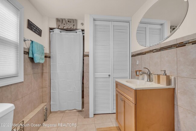 Building Photo - 208 Carteret Ave