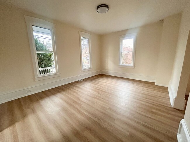 Building Photo - Bright & Spacious 3-Bedroom, 2-Bath Home with Open Concept Living in Lititz