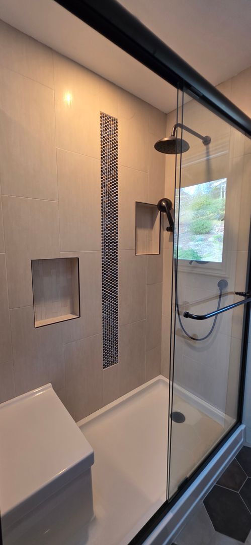 Building Photo - Fabulous Moraga 4bd+den/3ba Property with Stunning Views & Pool/Spa