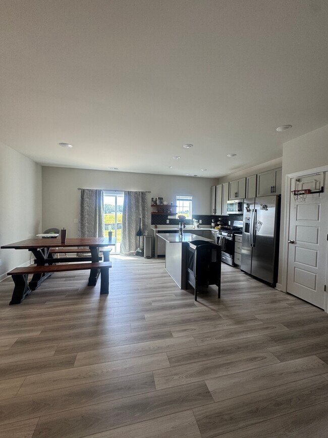 Building Photo - 1508 Yellowwood Ct