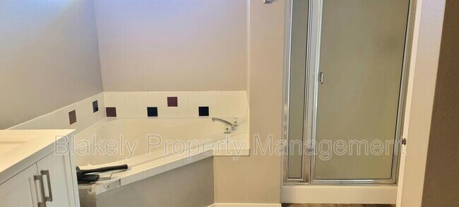 Building Photo - 2263 E Clarene St