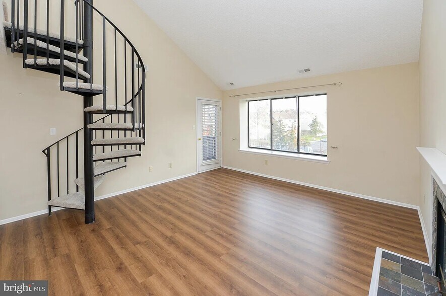 Primary Photo - 5415 Aberdeen Dr