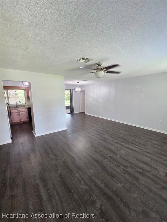 Building Photo - 317 Loon Ave