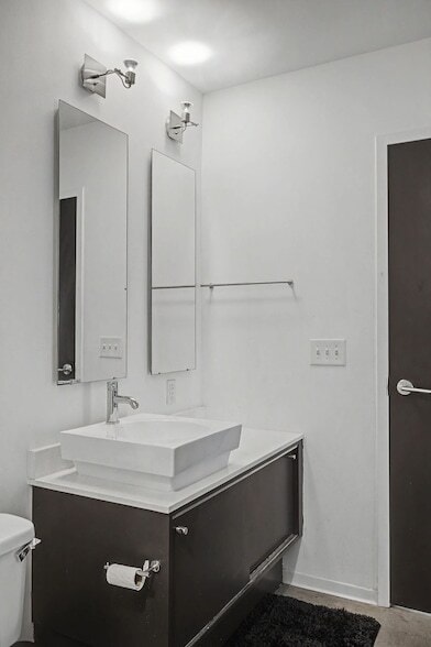 Building Photo - 2115 Yeaman Pl