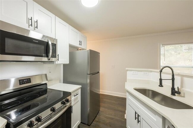 Building Photo - 2027 Lois Pl NW