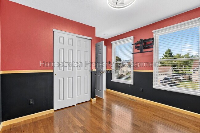 Building Photo - 6910 Emmons Dr