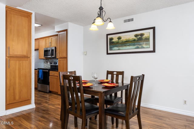 Building Photo - 540 Kelton Ave