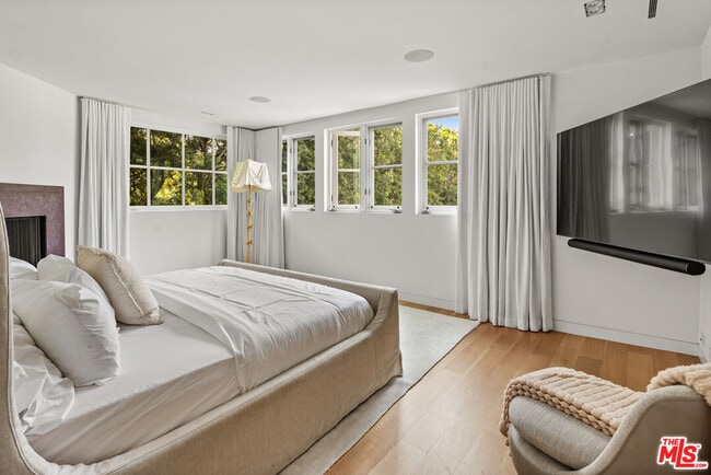 Building Photo - 165 Mabery Rd