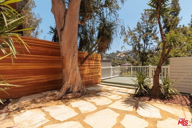 Building Photo - 2120 N Cahuenga Blvd