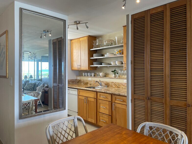 Building Photo - 1676 Ala Moana Blvd