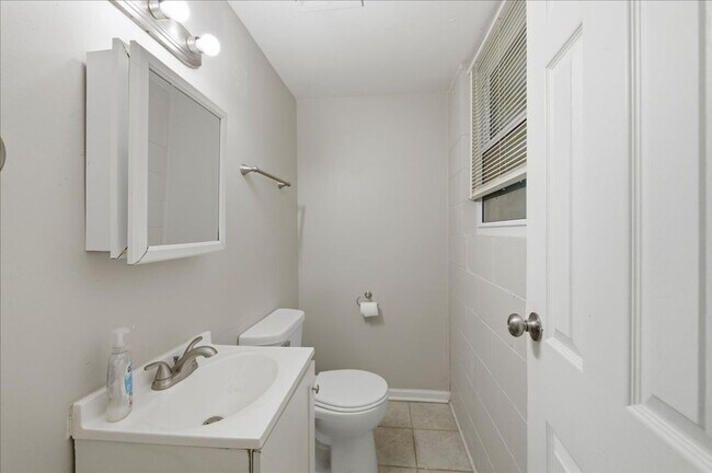 Building Photo - 3226 Voigt Dr