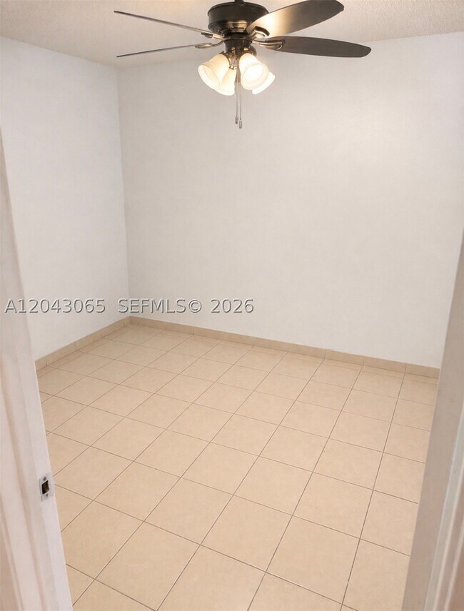 Building Photo - 8475 SW 156th Ct