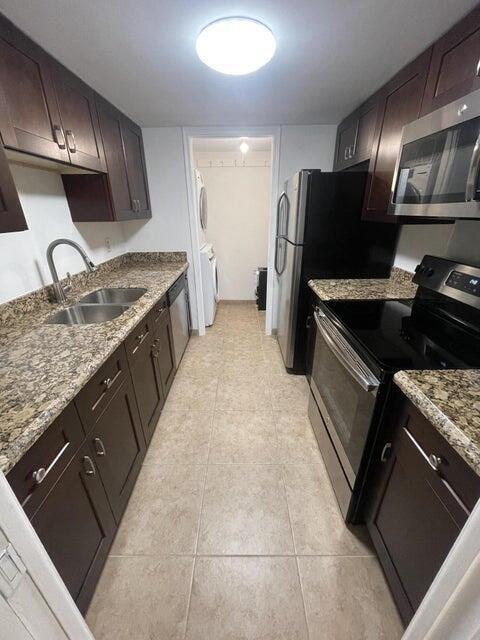 Building Photo - 301 Croton Ave