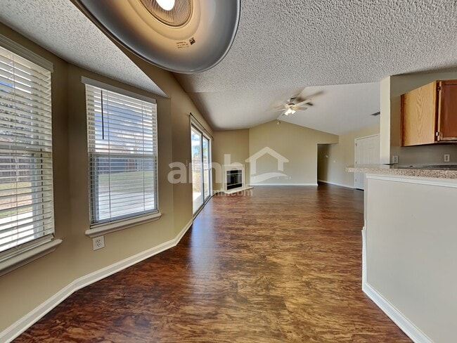 Building Photo - 530 Fallen Timbers Dr