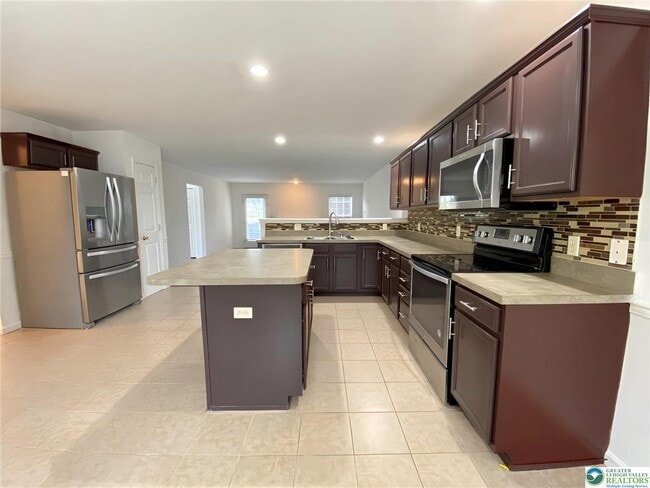 Building Photo - 2150 Rolling Meadow Dr
