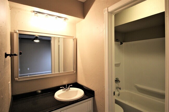 Building Photo - Great 3 bed, 2 bath, 2 Car home in Edmond