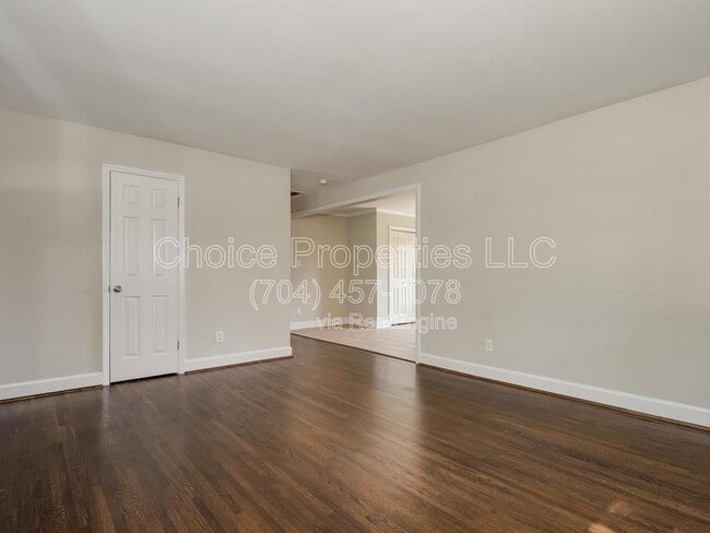 Building Photo - 6827 Woodstream Dr