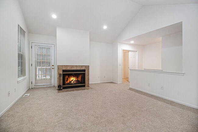 Building Photo - 4442 Hillside Dr