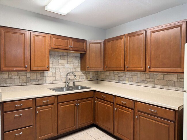 Building Photo - 2102 5th Ave N