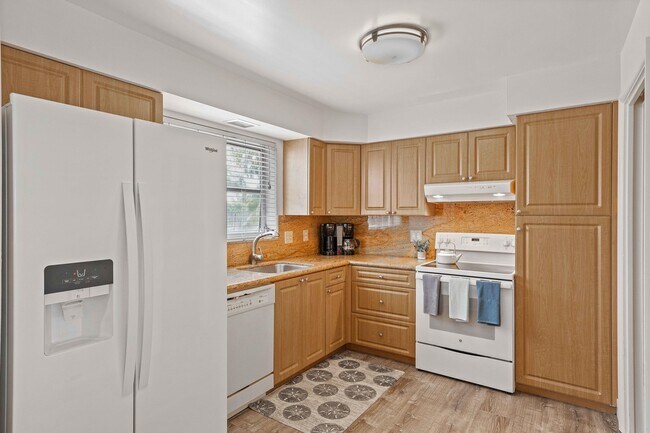 Building Photo - 655 Kingfish Pl