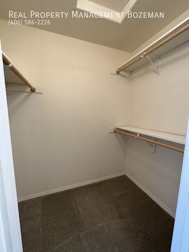 Building Photo - 1112 Longbow Ln