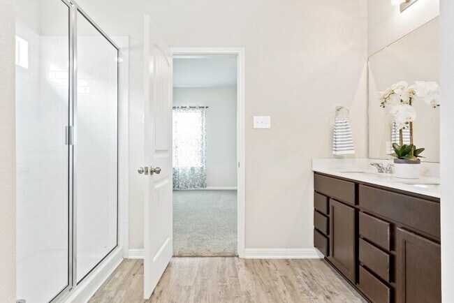 Building Photo - 2072 Port Ellen Dr