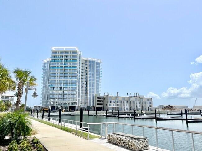 Building Photo - 5120 Bridge St