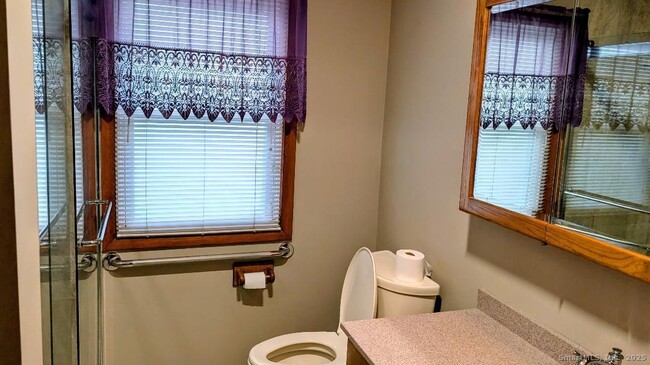 Building Photo - 64 Chatham Ave