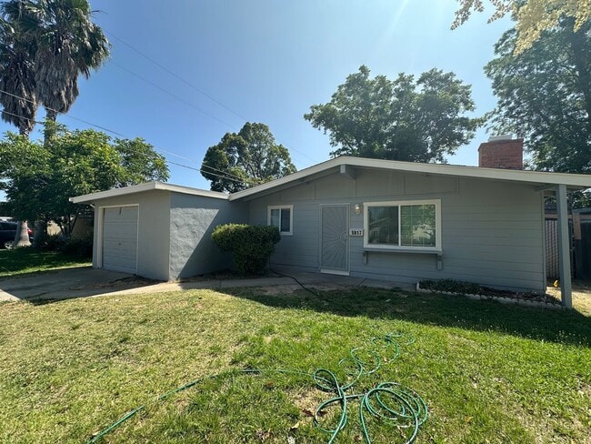 Building Photo - 3 Bedroom Home In Sacramento