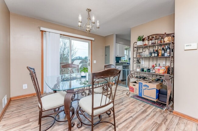 Building Photo - 9 Riddle Ct