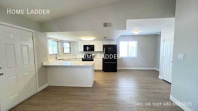 Building Photo - 6244 E Inglewood St