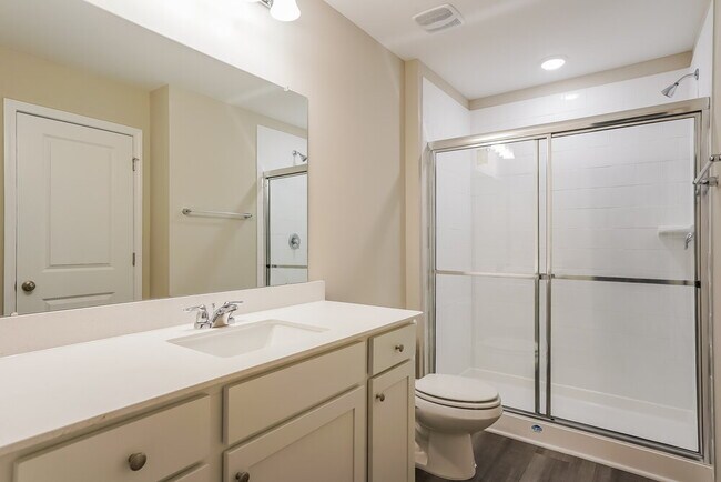 Building Photo - 547 Landing View Dr