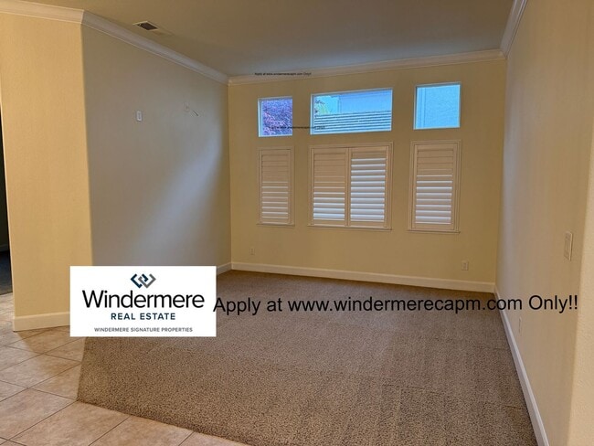 Building Photo - Welcome Home To This Well Maintained Immaculate Westlake Gated Community HOME!