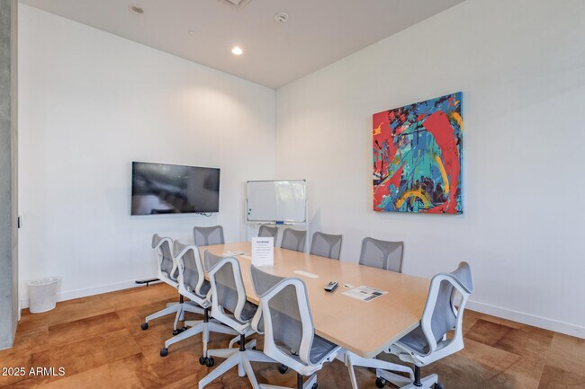 Building Photo - 7180 E Kierland Blvd