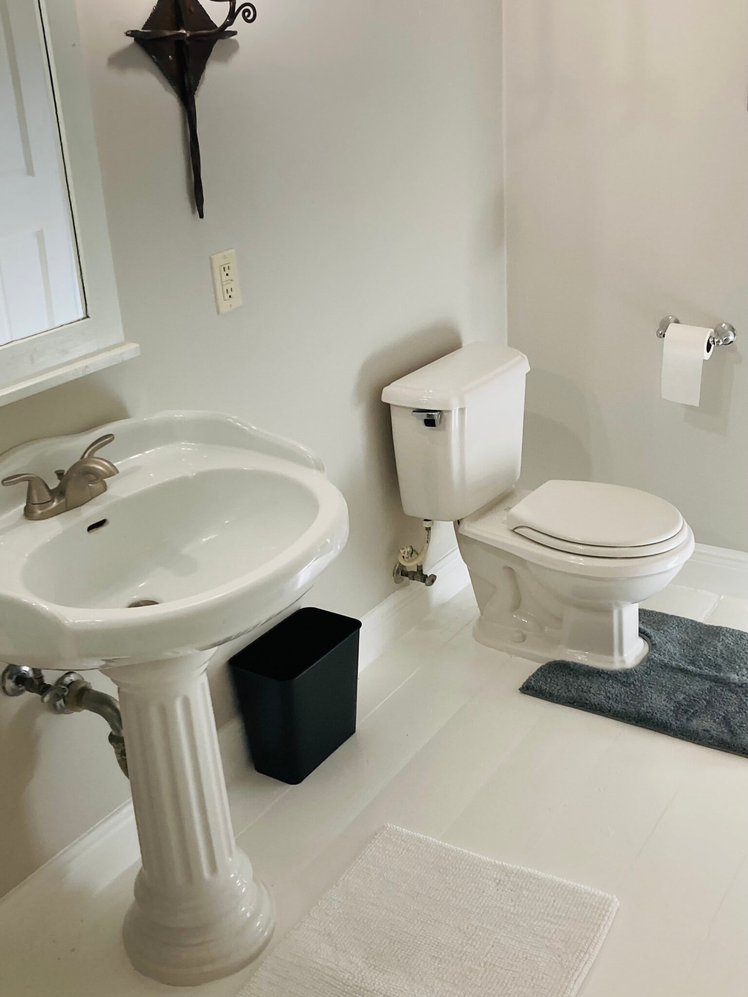 Bathroom - 1615 Pomona St