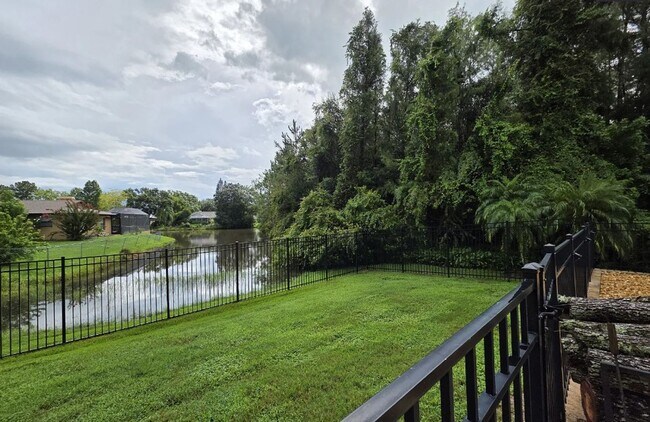 Building Photo - Beautifully updated Pool Home!!