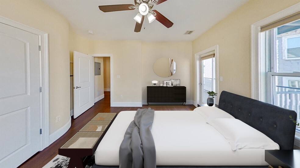 Primary Photo - 81 Hillside St