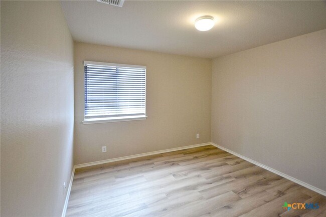 Building Photo - 2489 Medina Dr