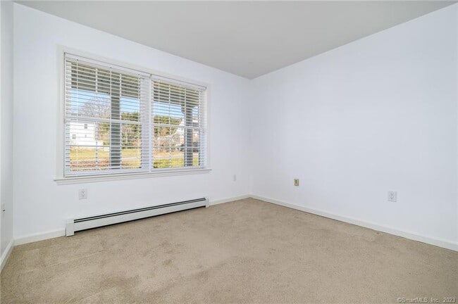 Building Photo - 217 Highlawn Rd