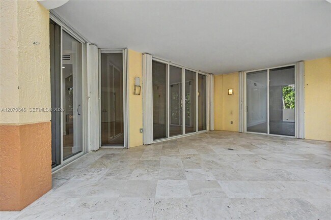 Building Photo - 731 Crandon Blvd