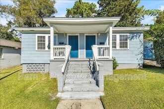 Building Photo - 1024 W 39th St