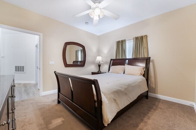 Building Photo - 3 Bedroom Furnished Condo in Spanish Palms