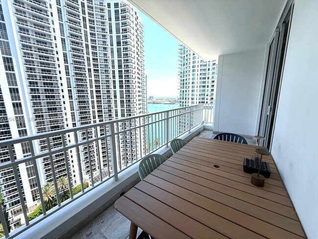 Building Photo - 801 Brickell Key Blvd