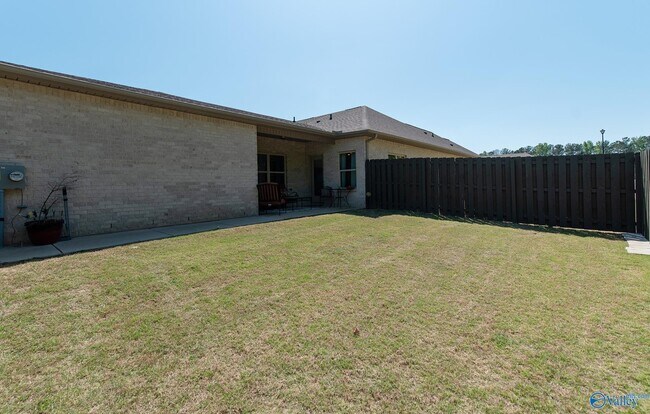 Building Photo - 400 Ronnie Drive SE