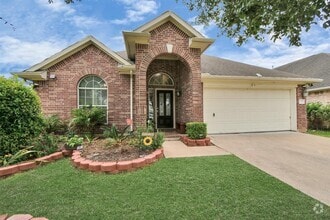 Building Photo - 2103 Breezeway Ln
