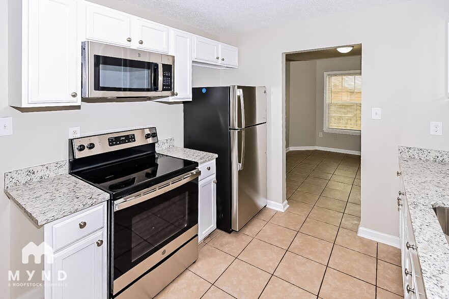 Building Photo - 7792 Lowrance Rd