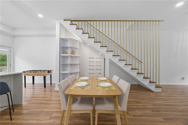 Building Photo - 1278 Plaza Ave SW